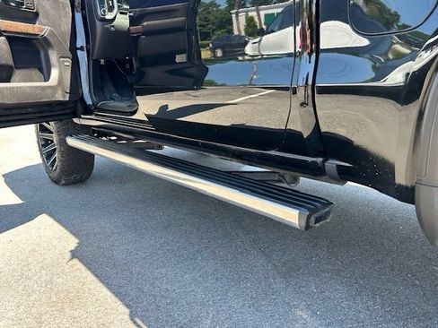 Used 2021 GMC Sierra 1500 Denali w/ Denali Ultimate Package AWD/4WD image 11