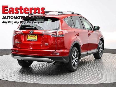 Used 2017 Toyota RAV4 XLE AWD/4WD image 5