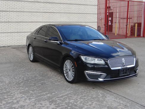 Used 2017 Lincoln MKZ Reserve w/ Luxury Package image 3