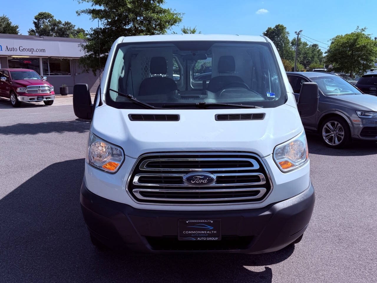 Used 2015 Ford Transit 250 130 Low Roof w/ Exterior Upgrade Package RWD image 2