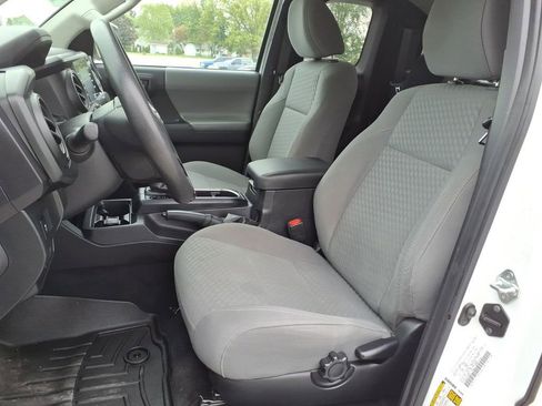 Used 2021 Toyota Tacoma SR RWD image 3