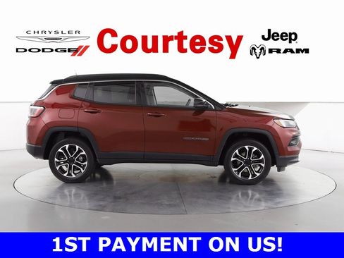 Certified 2022 Jeep Compass Limited image 4