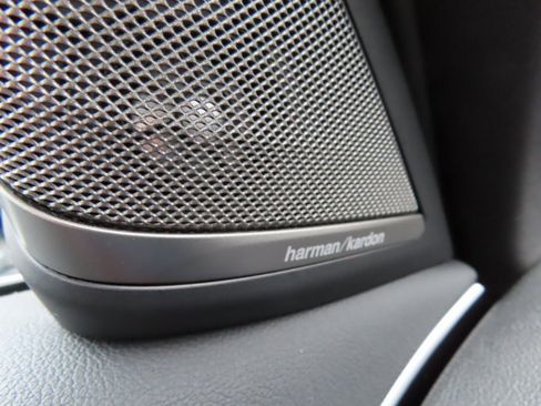 Used 2021 BMW 530i xDrive w/ Premium Package image 14