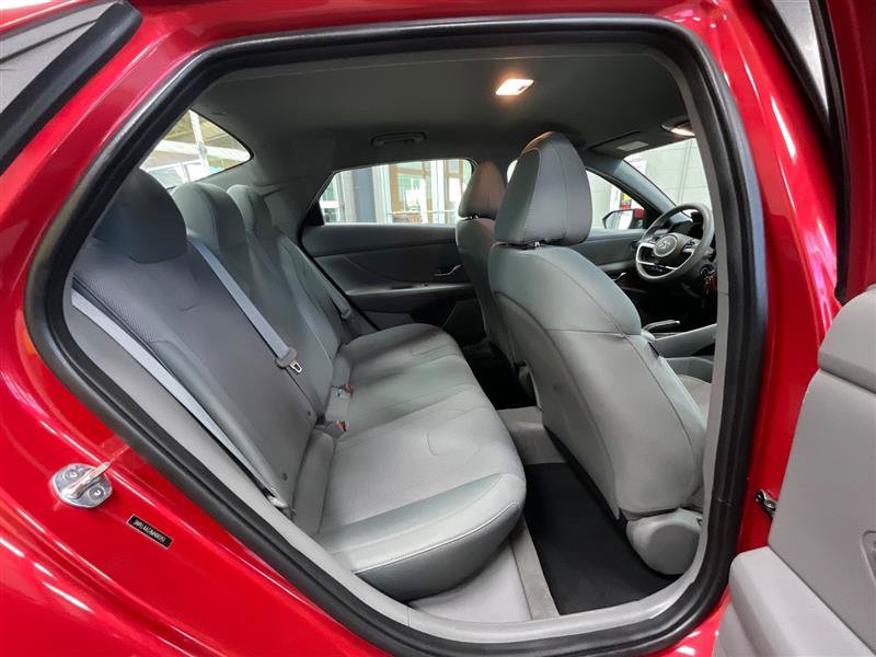 Used 2021 Hyundai Elantra SE FWD image 26