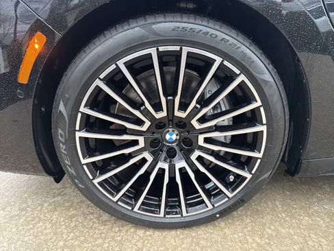 New 2026 BMW 750e xDrive image 27