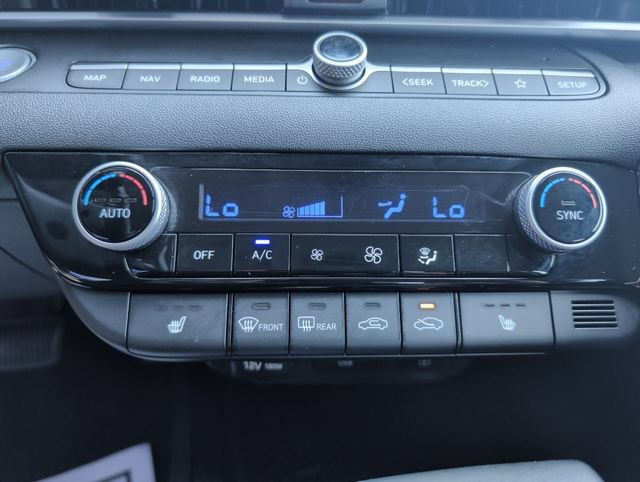 Used 2023 Hyundai Elantra SEL w/ Convenience Package FWD image 19