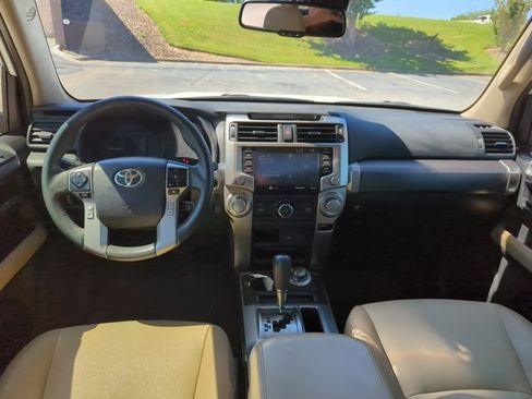 Used 2020 Toyota 4Runner SR5 Premium w/ Moonroof Package AWD/4WD image 24