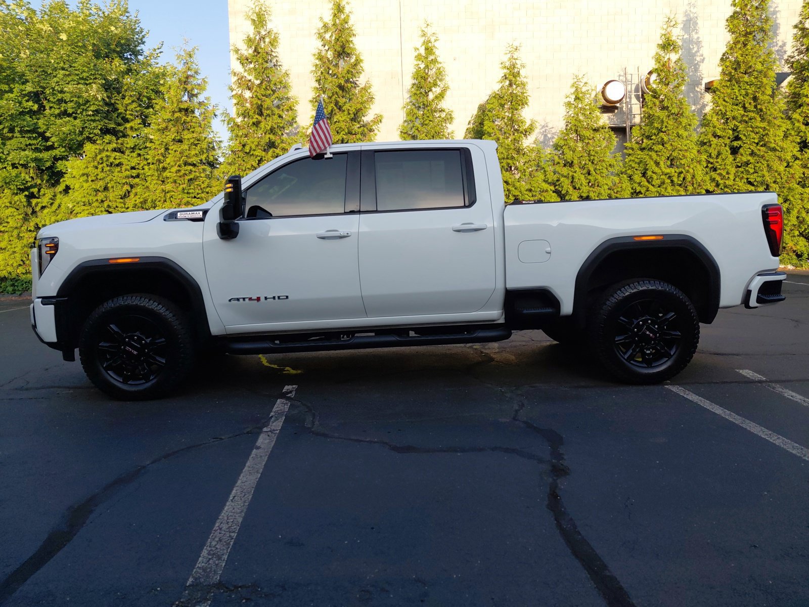 Used 2024 GMC Sierra 3500 AT4 w/ AT4 Preferred Package AWD/4WD image 33