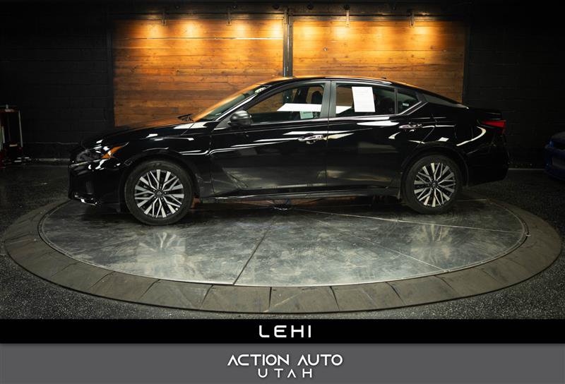 Used 2025 Nissan Altima 2.5 SV AWD/4WD image 1