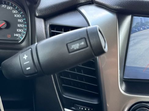 Used 2020 Chevrolet Suburban LT RWD image 23