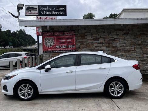 Used 2019 Chevrolet Cruze LT FWD image 3