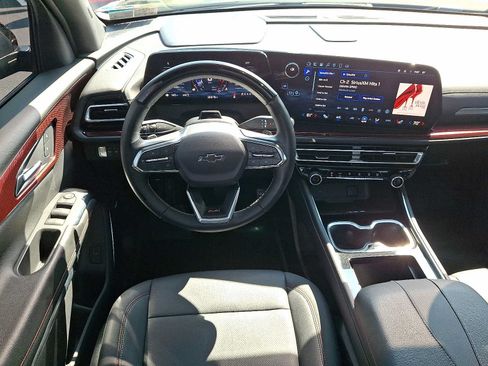 Used 2024 Chevrolet Traverse Z71 w/ Enhanced Driving Package AWD/4WD image 12