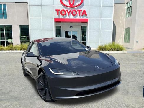 Used 2025 Tesla Model 3 Long Range RWD image 2