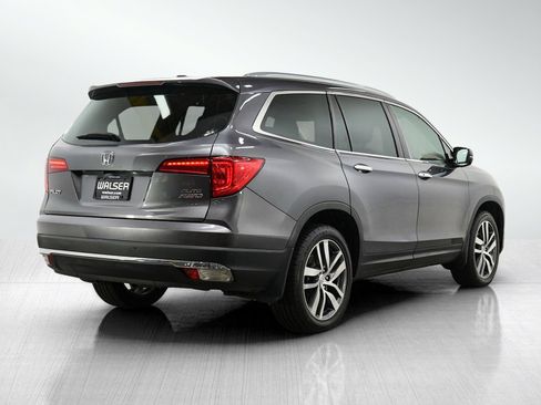 Used 2017 Honda Pilot Elite image 5