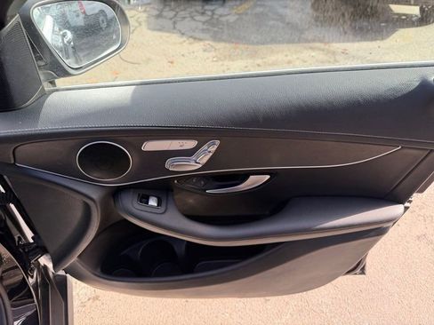 Used 2020 Mercedes-Benz GLC 350e 4MATIC image 27