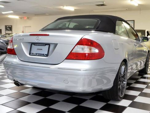 Used 2006 Mercedes-Benz CLK 350 Cabriolet w/ Premium Pkg image 10