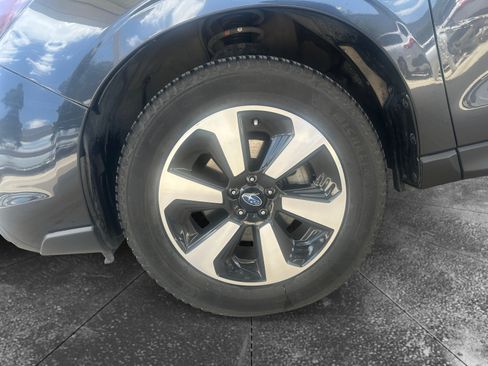 Used 2018 Subaru Forester 2.5i Limited AWD/4WD image 9