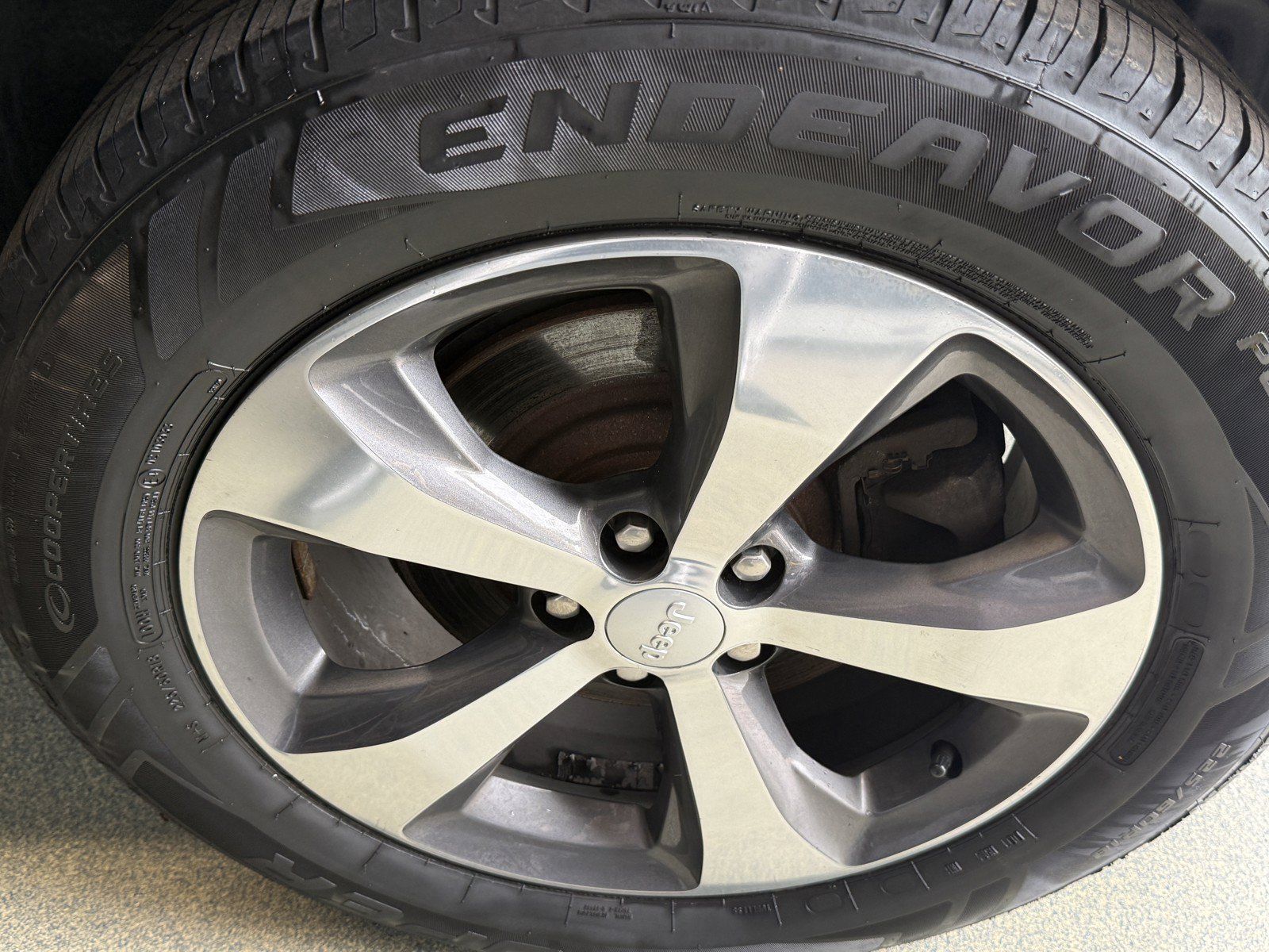 Used 2019 Jeep Cherokee Limited AWD/4WD image 37