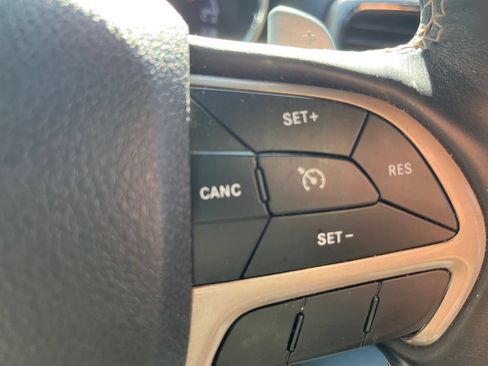 Used 2017 Jeep Grand Cherokee Limited w/ Luxury Group II RWD image 12