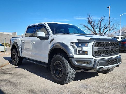 Used 2018 Ford F150 Raptor w/ Equipment Group 802A Luxury image 3