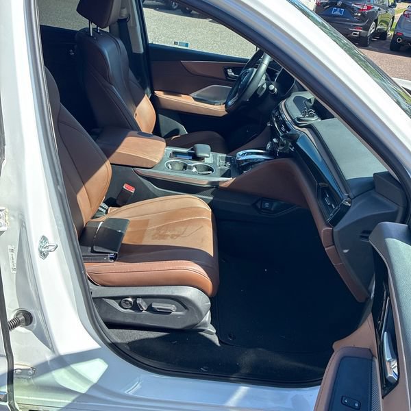 Used 2024 Acura MDX w/ Technology Package AWD/4WD image 4