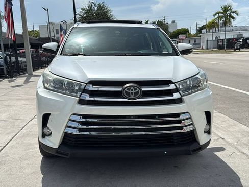 Used 2018 Toyota Highlander Limited Platinum AWD/4WD image 18