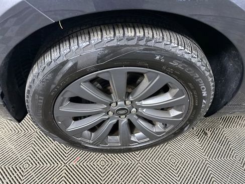 Used 2022 Land Rover Range Rover Velar R-Dynamic S image 10