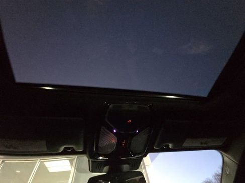 Used 2019 BMW 330i xDrive Sedan w/ Premium Package image 11