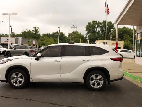 Used 2020 Toyota Highlander L AWD/4WD image 8