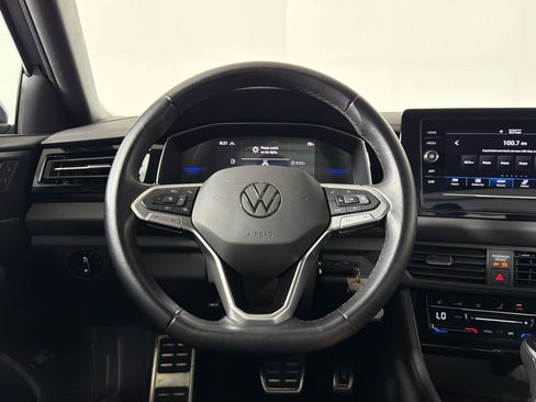 Used 2025 Volkswagen Jetta Sport FWD image 9