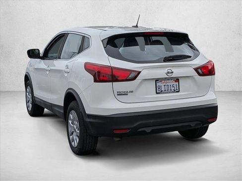 Used 2018 Nissan Rogue Sport S image 7