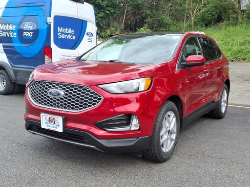 Certified 2024 Ford Edge SEL w/ Convenience Package AWD/4WD image 4