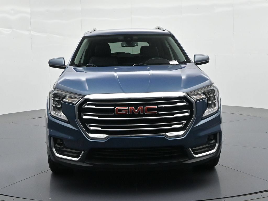 Used 2024 GMC Terrain SLT FWD image 2