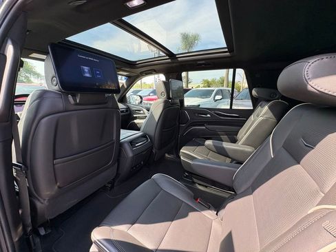 Used 2023 Cadillac Escalade Sport AWD/4WD image 15