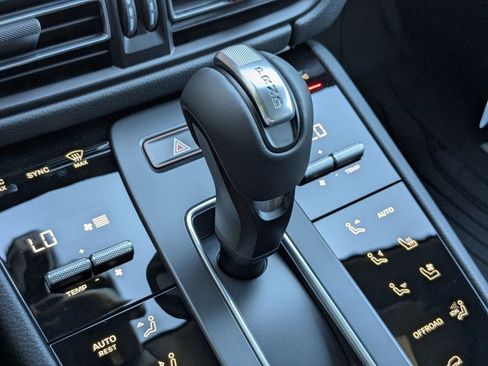 Certified 2025 Porsche Macan Turbo image 20