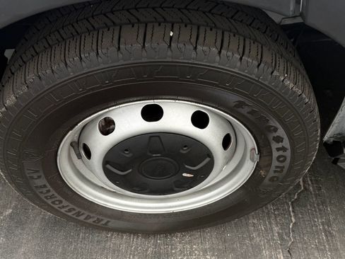 Used 2020 Ford Transit 250 Medium Roof image 10