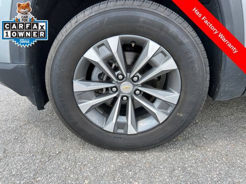 Used 2025 Chevrolet Equinox LT w/ Convenience Package II FWD image 9