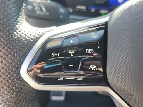 Used 2024 Volkswagen Tiguan SE R-Line w/ MDO Package, Three-Row image 13