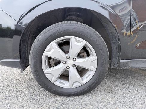 Used 2016 Subaru Forester 2.5i Limited AWD/4WD image 5