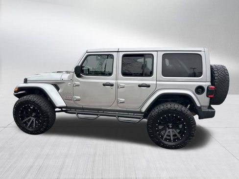 Used 2018 Jeep Wrangler Unlimited Sahara image 9