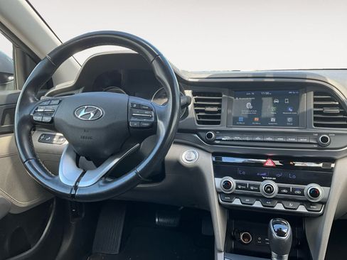 Used 2019 Hyundai Elantra Value Edition FWD image 12