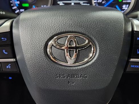 Used 2022 Toyota Highlander XLE AWD/4WD image 49