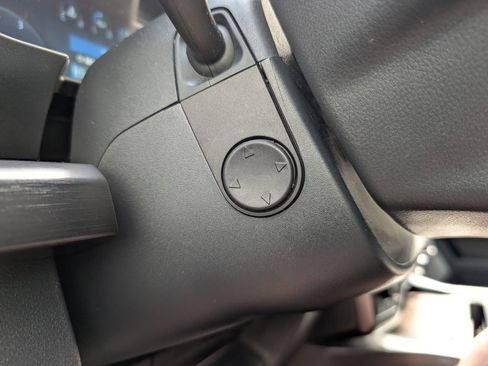 Used 2023 Ford F350 Lariat w/ Chrome Package image 39