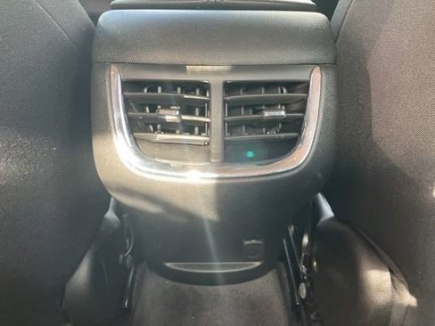 Used 2023 Chevrolet Malibu LT FWD image 34