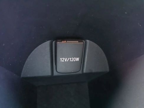 Used 2020 Toyota C-HR LE FWD image 33