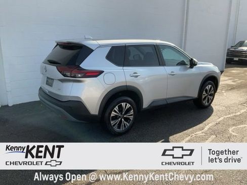 Used 2023 Nissan Rogue SV image 4