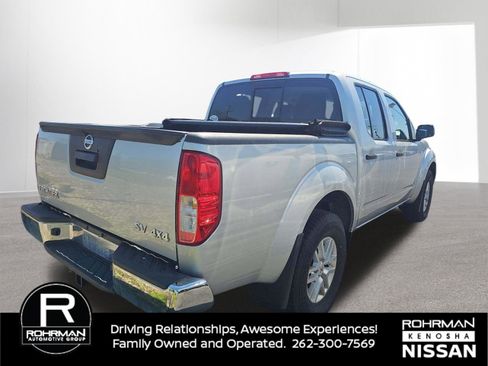 Used 2018 Nissan Frontier SV AWD/4WD image 3
