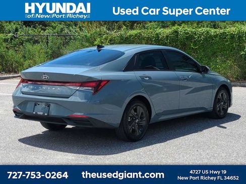 Certified 2023 Hyundai Elantra SEL w/ Cargo Package FWD image 5