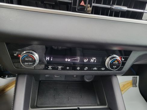 Used 2023 Mitsubishi Outlander SE image 20