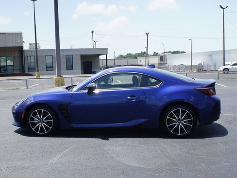 Used 2024 Toyota GR86 RWD image 5